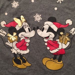 Disney long-sleeved Christmas shirt